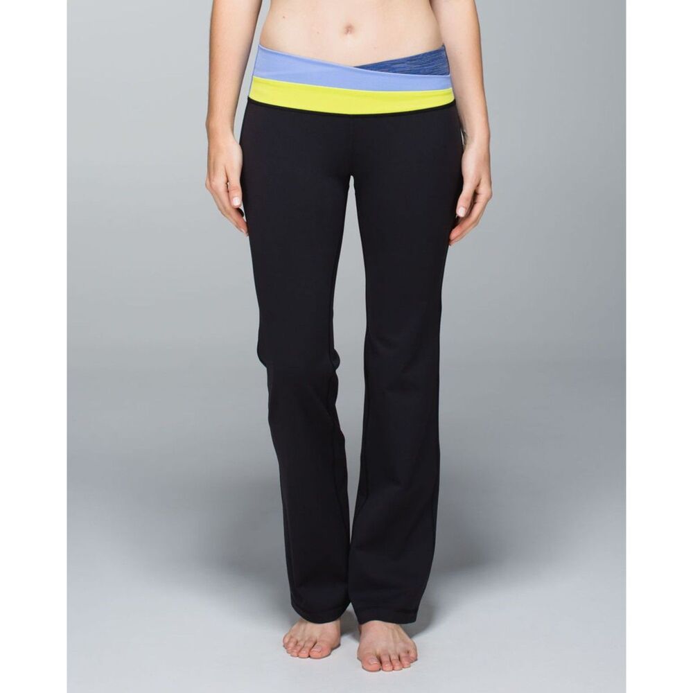 Lululemon Astro Pant Yoga Size 6 Y2K 2000s Flare Bootcut Leg Pilates Workout